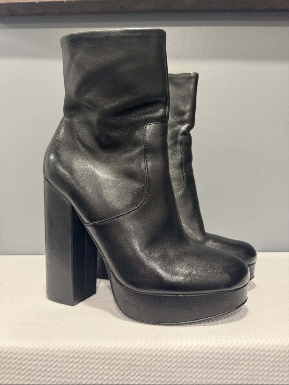 Steve Madden Stardust Platform Boots Size 8.5